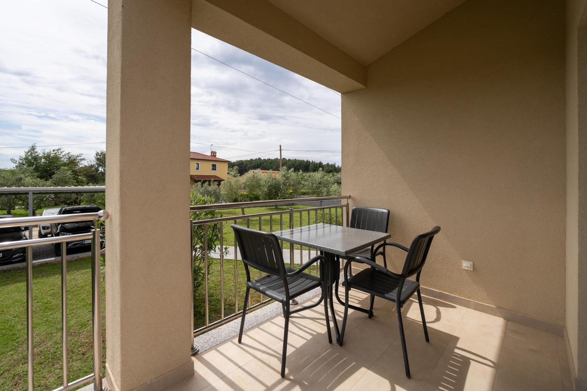 Dani'S Place Пореч Экстерьер фото