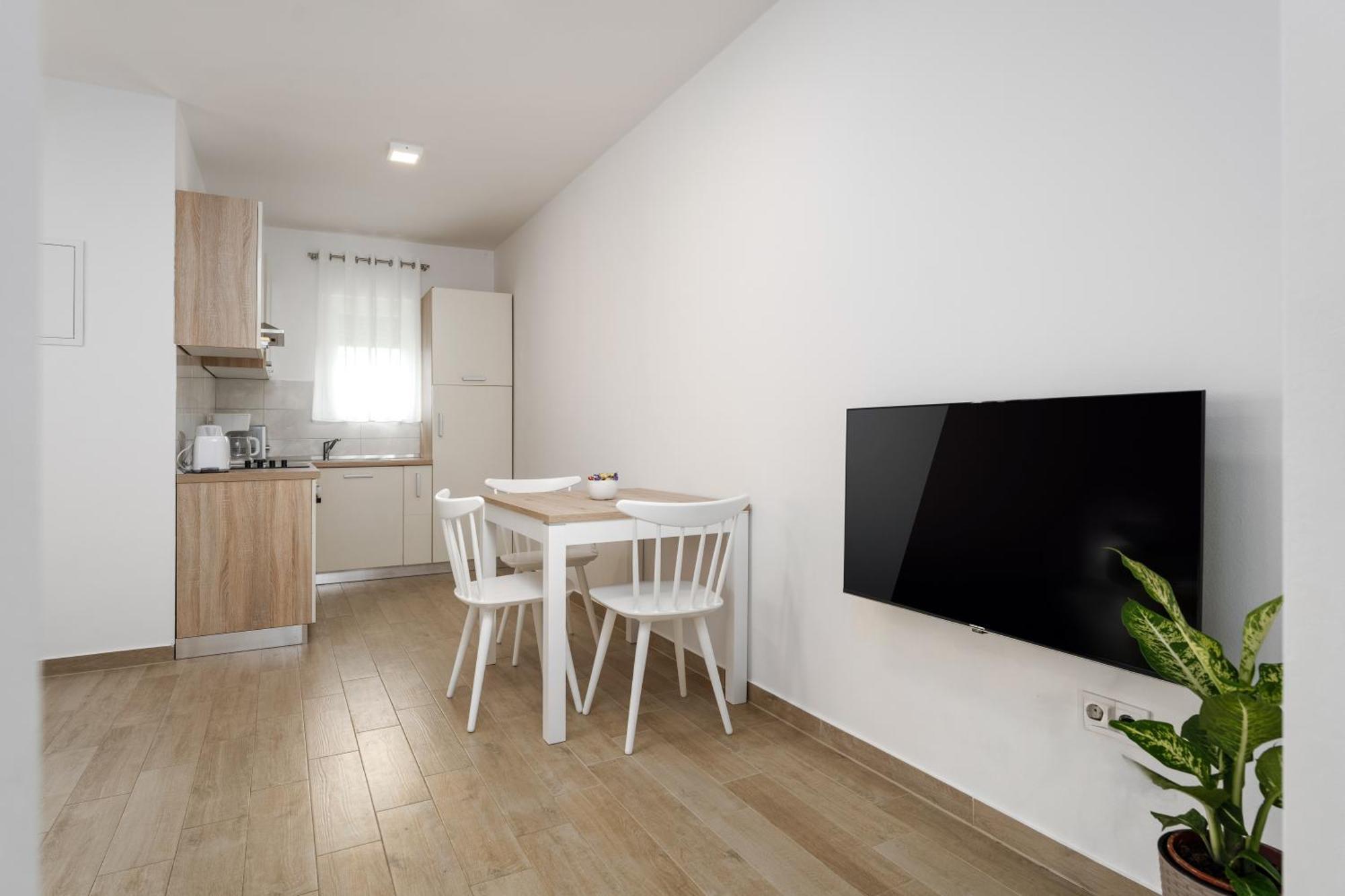 Dani'S Place Пореч Экстерьер фото